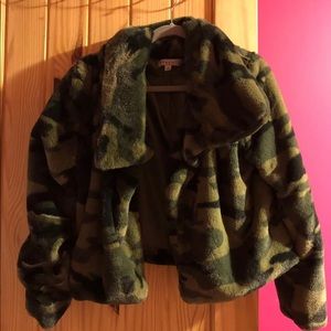 FASHION NOVA FUR CAMO CROP JACKET